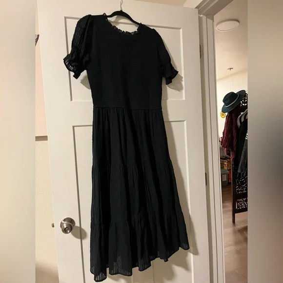 Ivy City Co Ellery Black Midi Dress - Picture 5 of 6